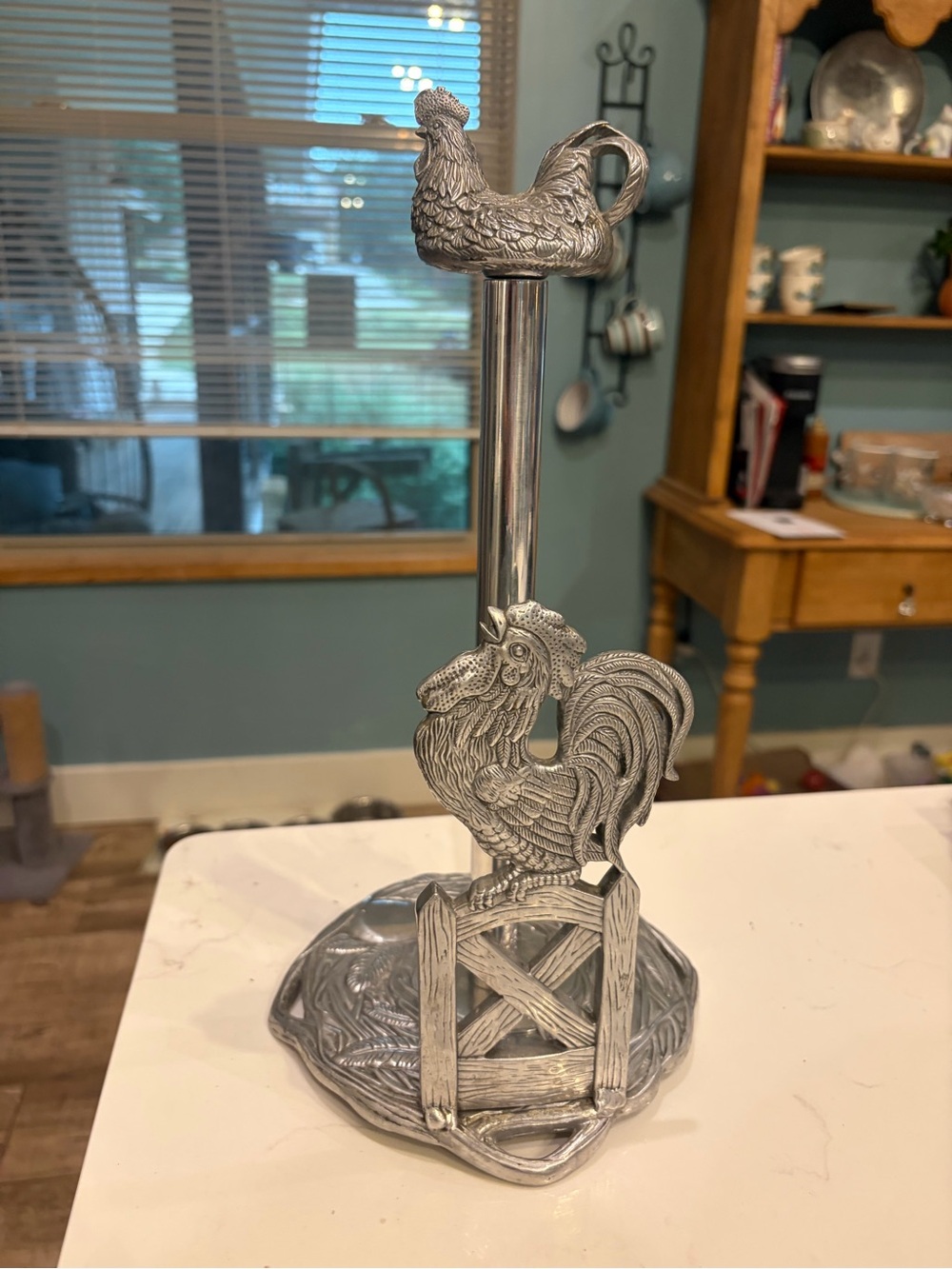 Vintage Arthur court 2003 aluminum paper towel holder
